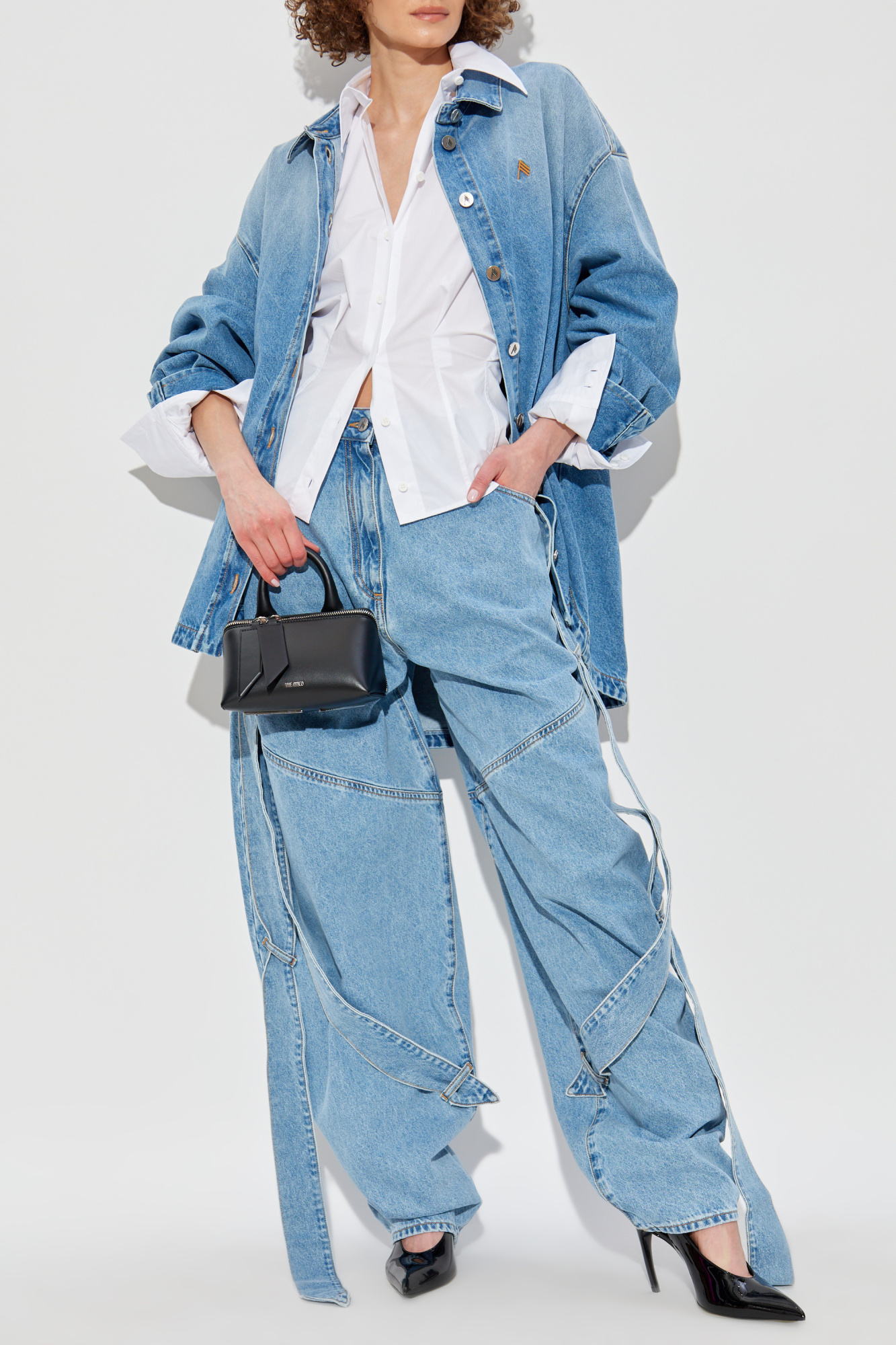 ジャケット THE ATTICO Woman Jacket Blue 251WCB00066DDD085AA 024 Distressed denim jacket in blue - The Attico | Mytheresa